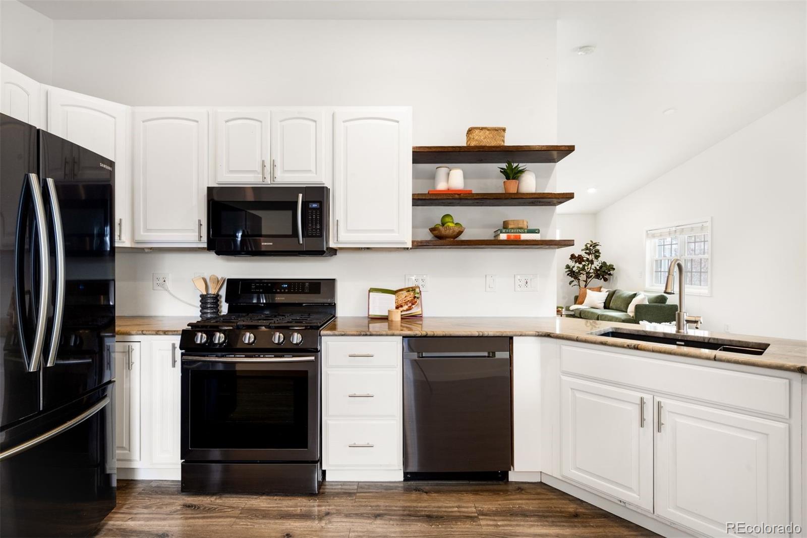Real Estate Photo
